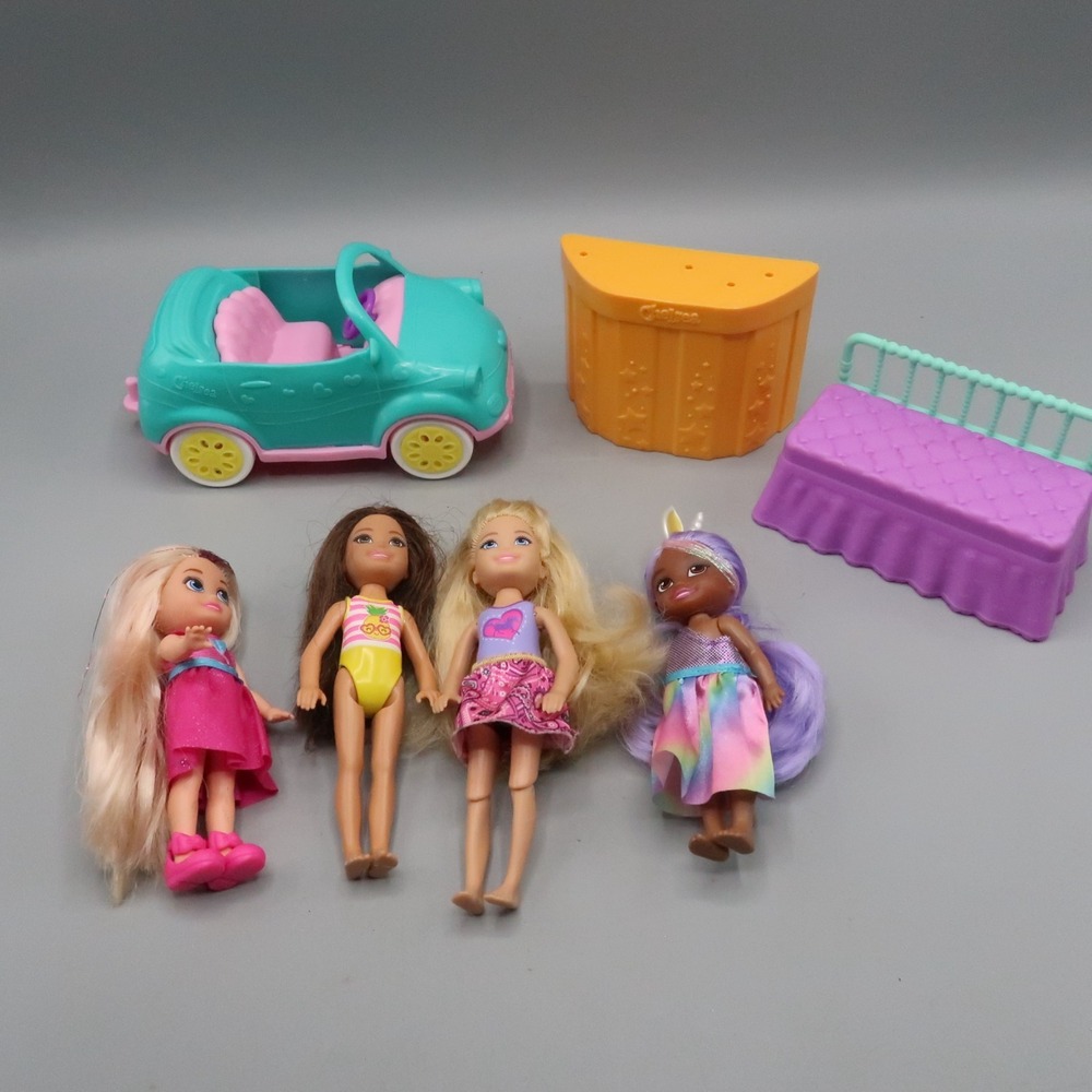 2018 Mattel Barbie Doll Club Chelsea Car‎ Bed podium and Dolls 4" Toy Lot